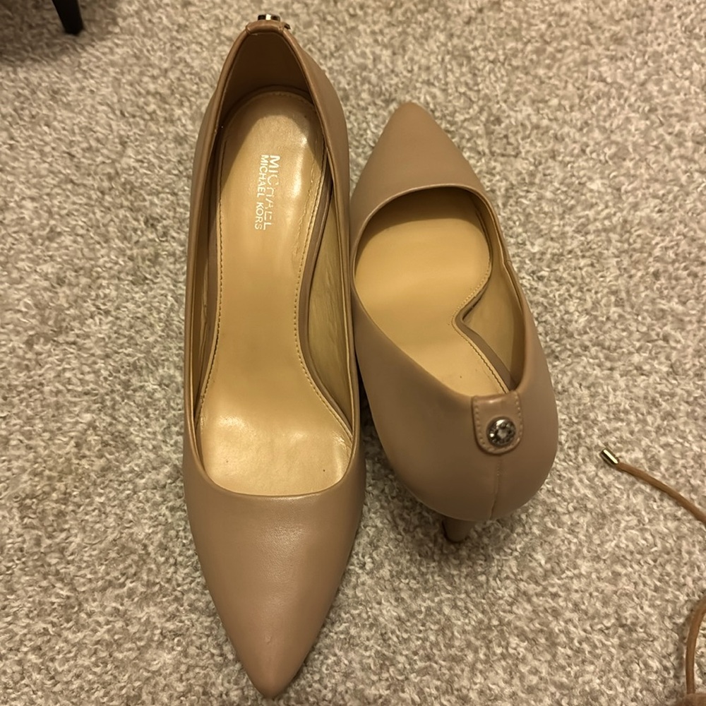 worn 1-2 times brand new